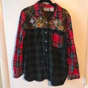 Vintage 🌼 Embroidered Plaid Top
